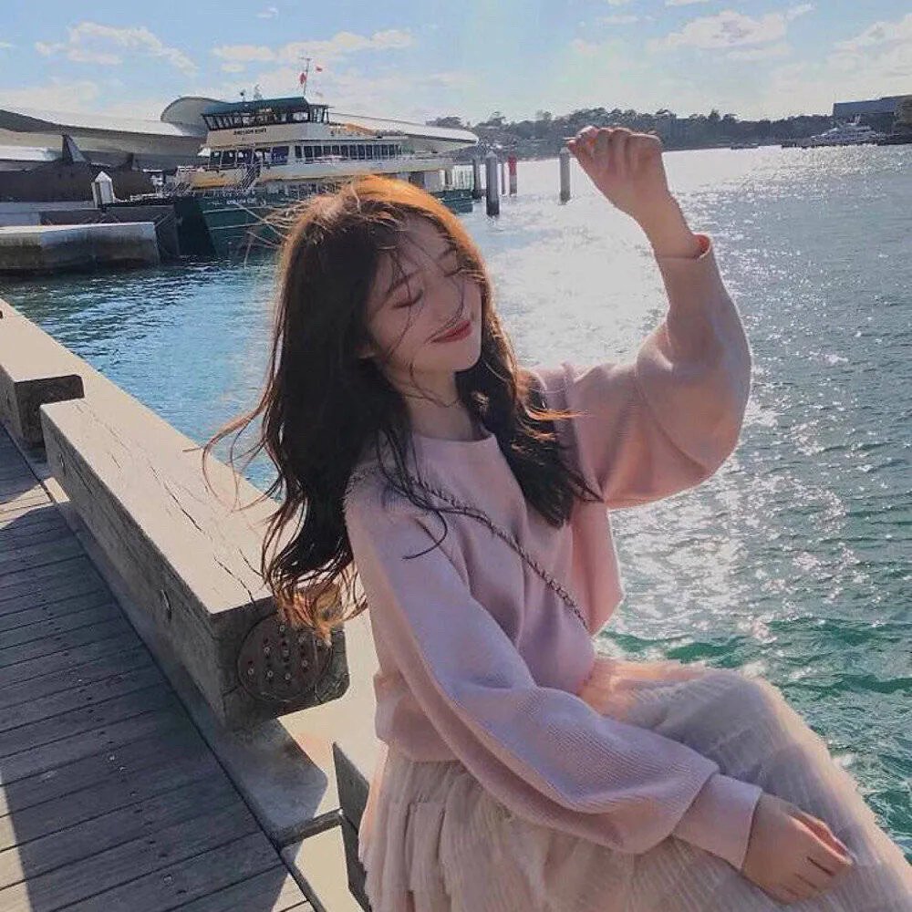 香闺春暖 海报