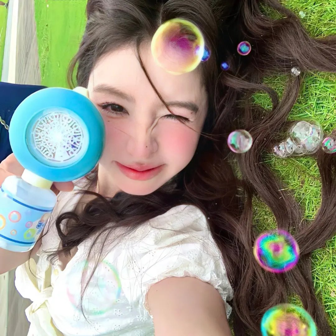 东与西 海报